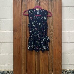 Sienna Sky size medium navy floral tank top